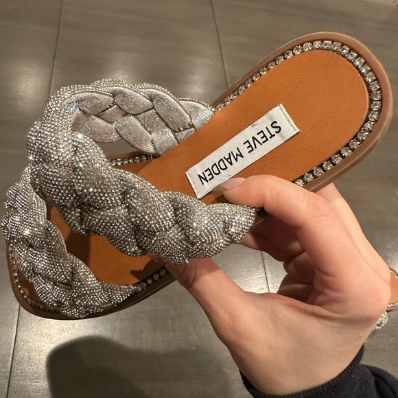 Steve Madden- newbie silver rhinestone sandals size 5.5 - Picture 8 of 10